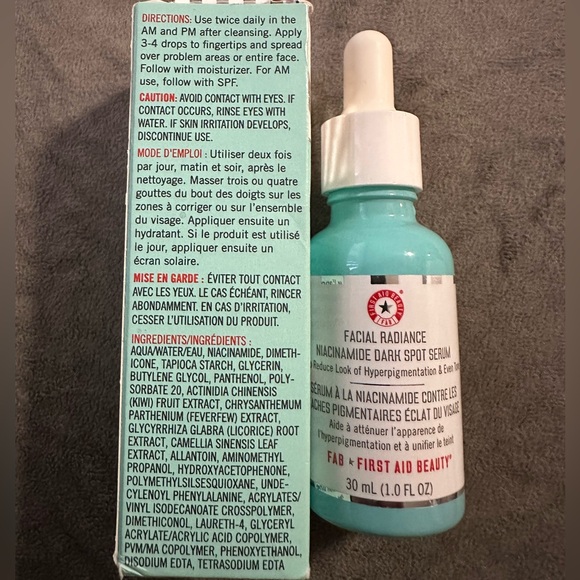 First Aid Beauty Facial Radiance Niacinamide Serum - Blue - Picture 3 of 3
